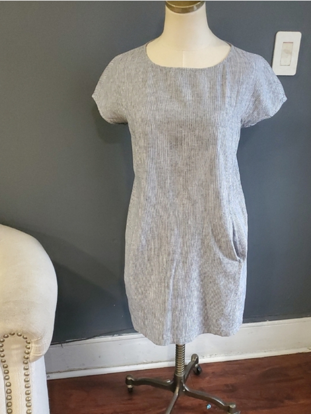 Casual Short-Sleeve Shift Dress in Light Blue and White Stripes Size PS. - Picture 14 of 14